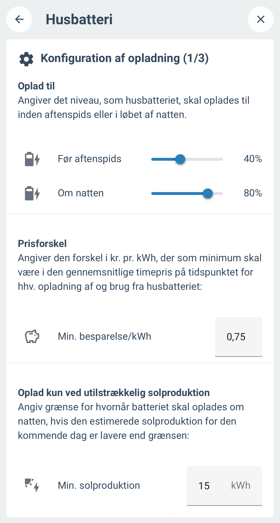 Skærmbillede med hjælpere og indtastede værdier, der bruges til styring af opladningen.